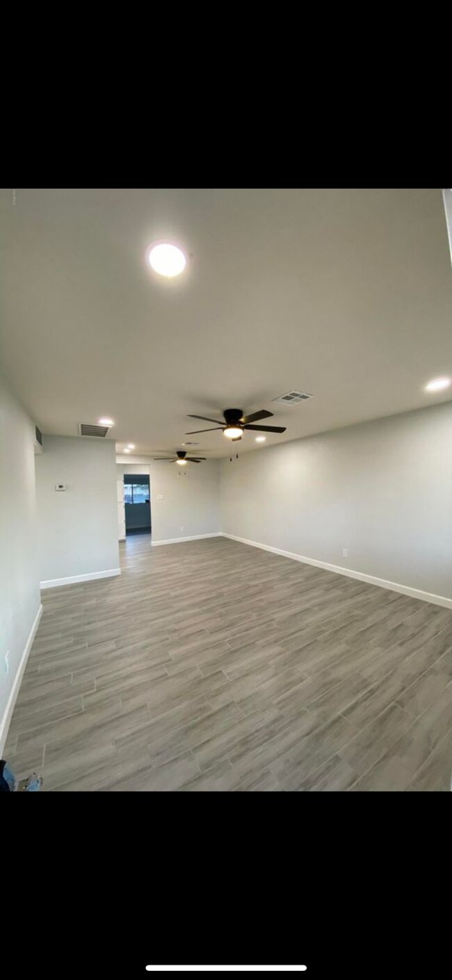 sala de estar - 2815 W Montebello Ave