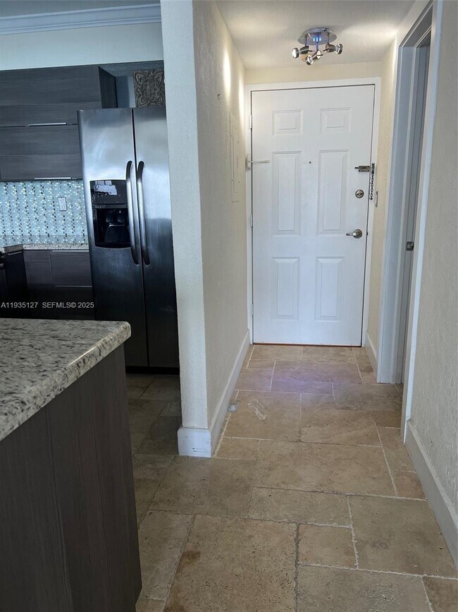 Foto del edificio - 2501 S Ocean Dr