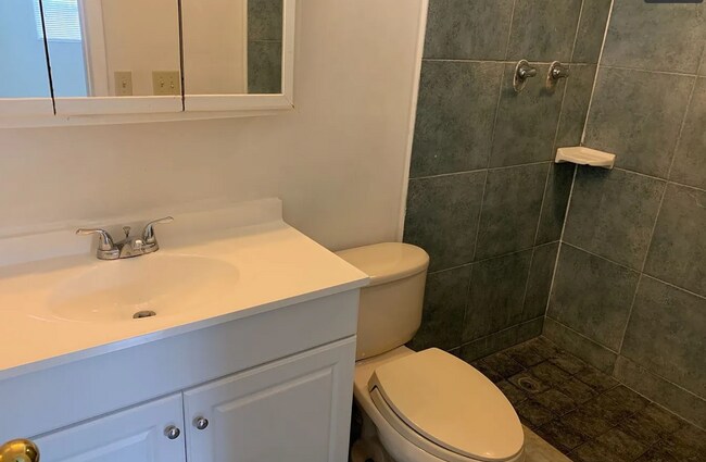 Foto del edificio - 3 bed 2 bath pool home for rent in East Orlando