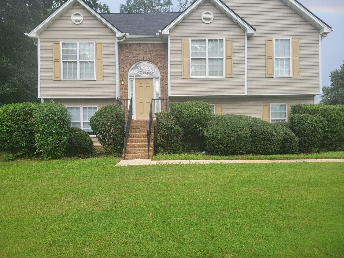Charming 4 BR 3 BT House in Covington - Charming 3 BR House in Covington