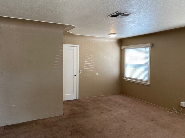 Building Photo - Two bedroom home available now!