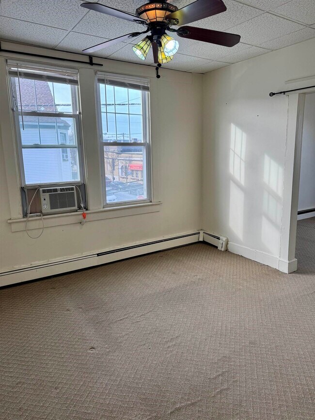 Foto del edificio - 4400 Liberty Ave