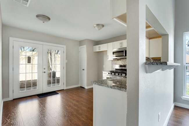 Foto del edificio - 10504 Little Pebble Dr