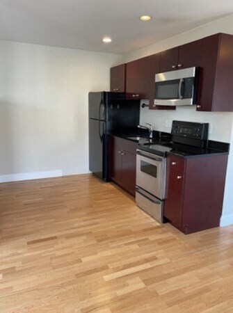 Primary Photo - 338 W Broadway