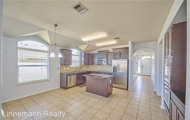 Building Photo - 4 br, 2 bath House - 5209 Ranch Meadow Street