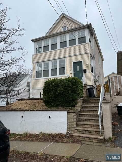 Primary Photo - 13 Dell Glen Ave