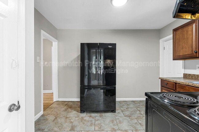 Building Photo - 2633 Avie Dr