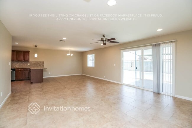 Building Photo - 1821 E La Donna Dr