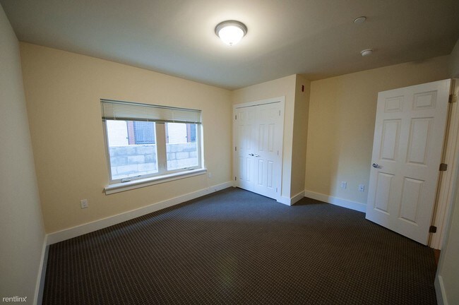 Building Photo - 1430 N Cadwallader St