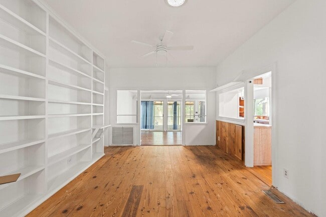 Building Photo - Sullivans Island Historic Charmer