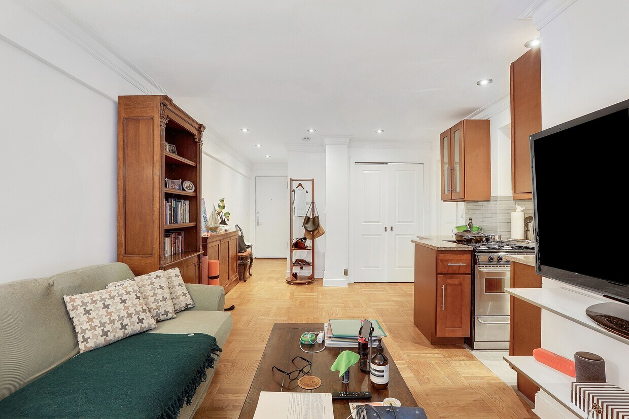 Foto principal - 420 E 64th St