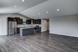 Building Photo - 1662 Charleston Dr