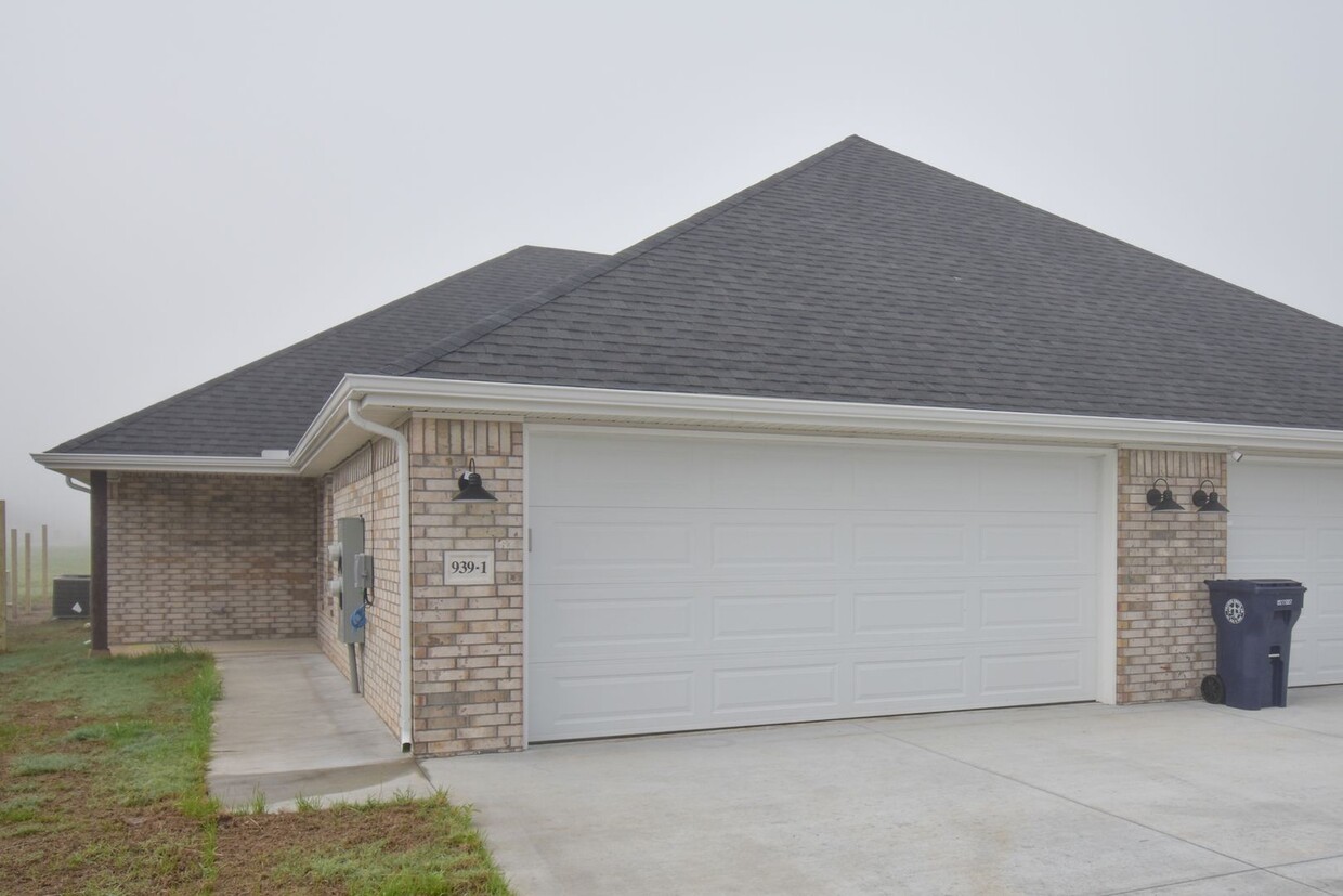 Foto principal - 3 Bedroom 2 Bath Duplex in Prairie Grove!!