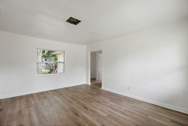 Foto del edificio - 623 37th Ave S