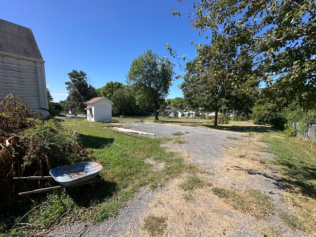 Building Photo - 200 Lylburn Rd