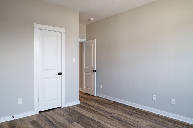 Foto del edificio - 417 Stonework Garden Ln