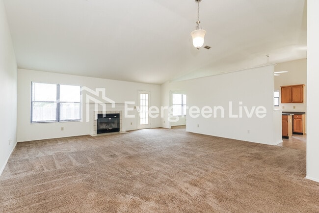 Foto del edificio - 6621 Deer Knolls Dr