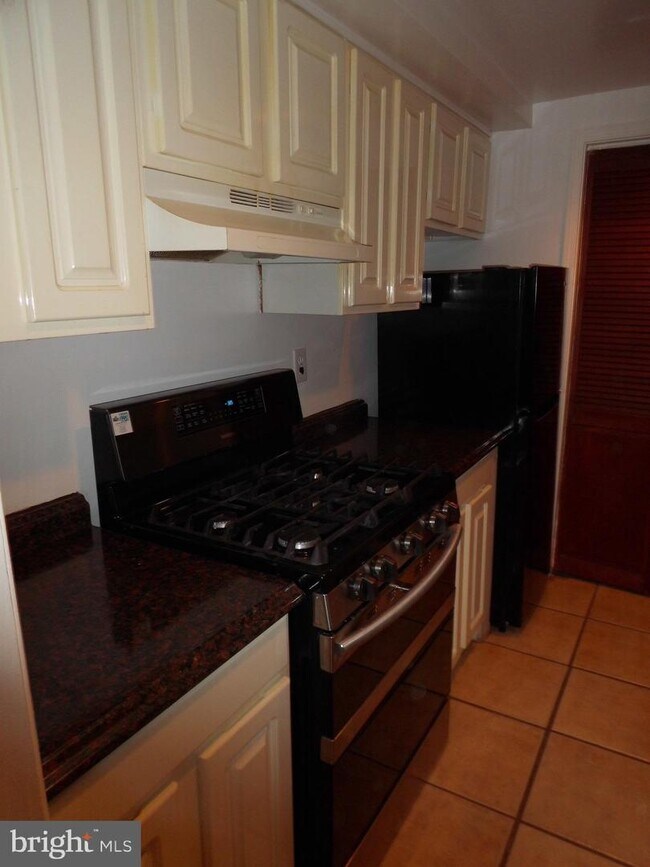Foto del edificio - 1351 Monroe St NW