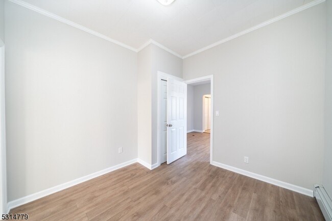 Building Photo - 9 Kling St