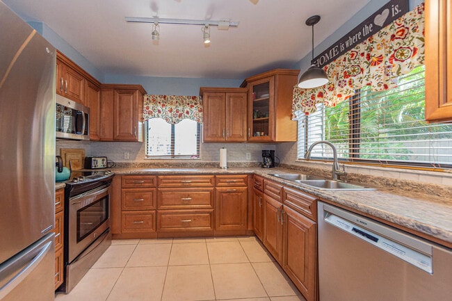 Building Photo - 917 Coquina Ln