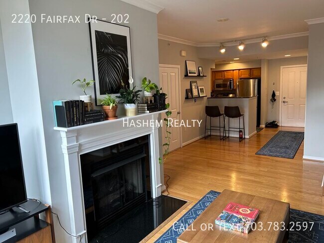 Building Photo - Beautiful 1 Bed 1 Bath Condo At the Highly...