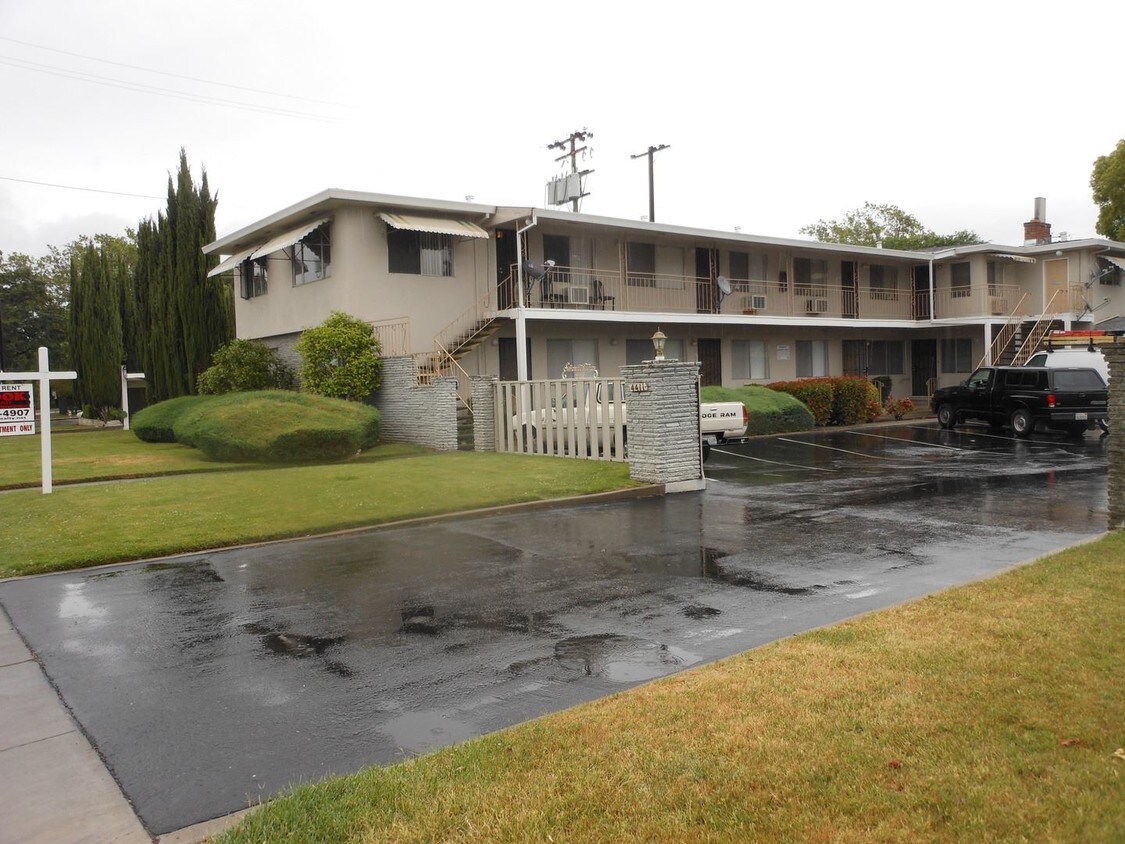 4411 Del Rio Rd Unit 8, Sacramento, CA 95822 Condo for Rent in