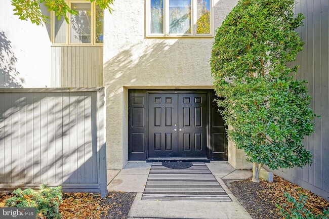 Building Photo - 906 Chanticleer