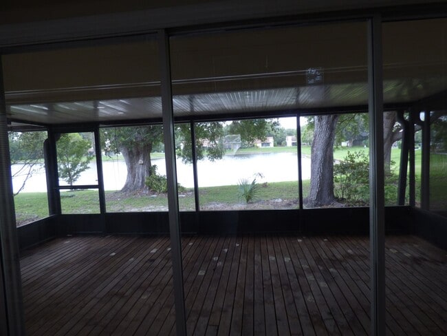 Building Photo - *** Beautiful 2 bedroom 2.5 bathroom Townh...