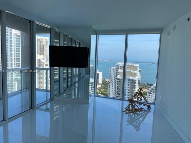 Foto del edificio - 495 Brickell Ave