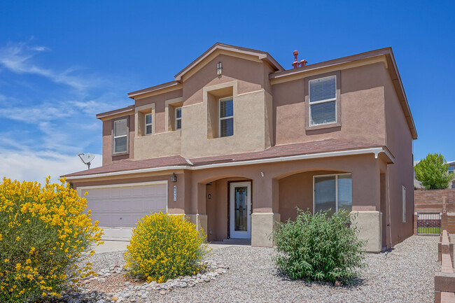 Foto del edificio - 6451 Shiprock Ct NE