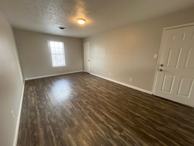 Building Photo - 294 Tinker Hill Cv