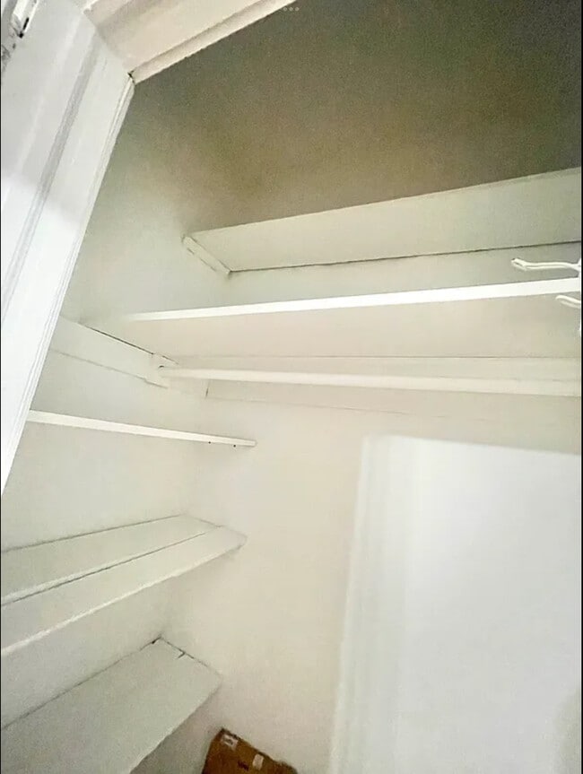 Foto del edificio - 6102 43rd Ave