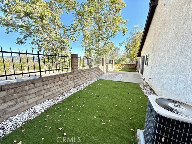 Foto del edificio - 2341 Cravath Ct