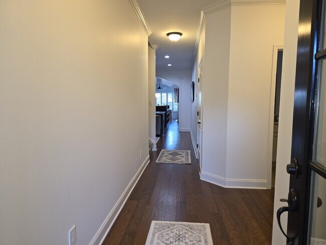 Building Photo - Resort Living At It's Finest in Foxland Harbor