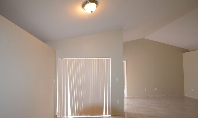 Building Photo - 7845 SW 161st Ave