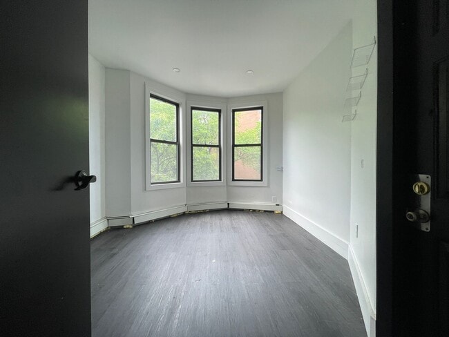 182 Ocean Ave 3R - 180 Ocean Ave
