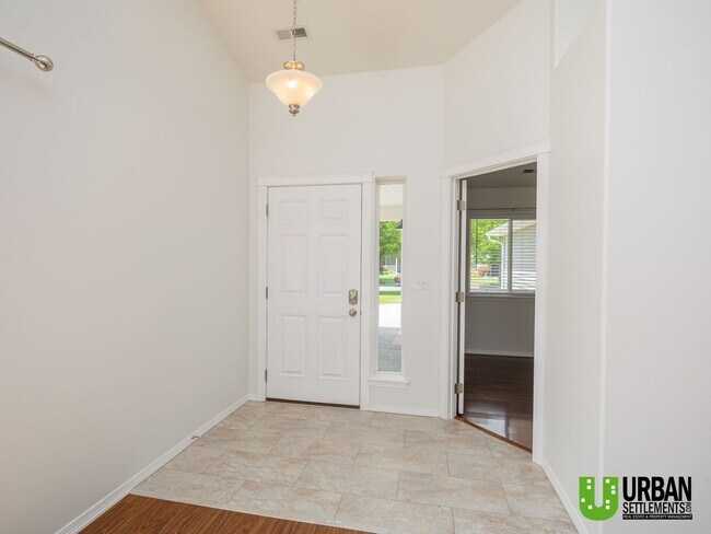 Foto del edificio - Beautiful 3-Bedroom Home in Desirable Rive...