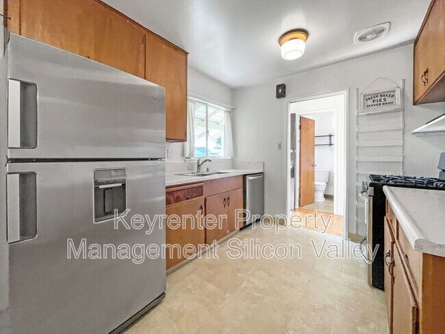 Foto del edificio - 1937 Stanley Ave