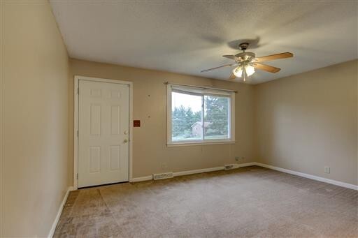 Building Photo - 3 Bedroom Home For Rent Near Heritage Park!