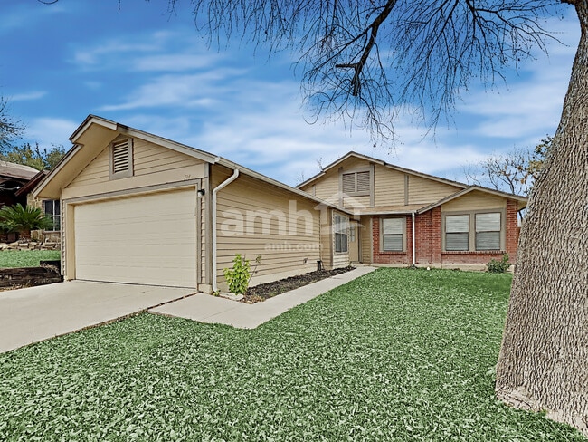 Building Photo - 734 Cypresscliff Dr