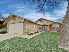 Building Photo - 734 Cypresscliff Dr