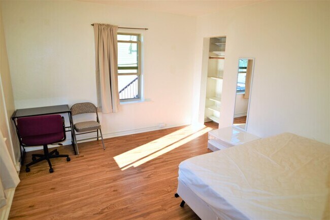 Foto del edificio - Room For Rent Near MIIS