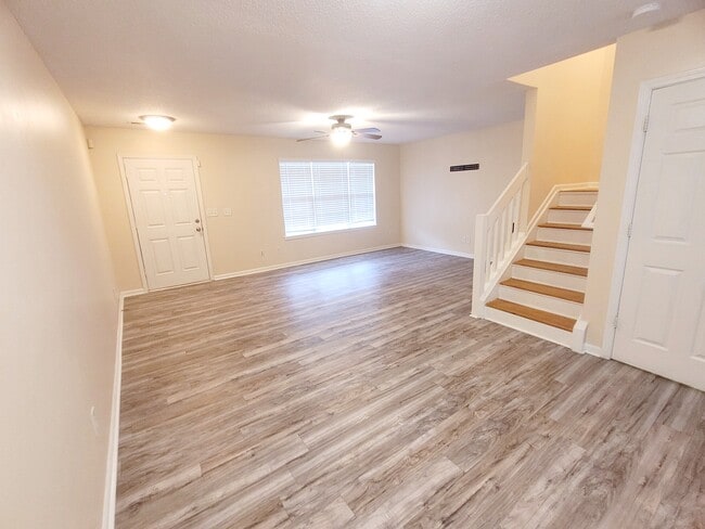 Foto del edificio - 10920 Kinston Ridge Pl