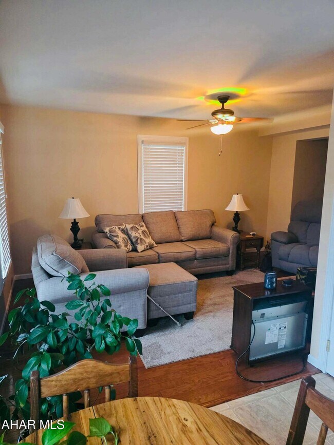 Foto del edificio - 215 Garber St