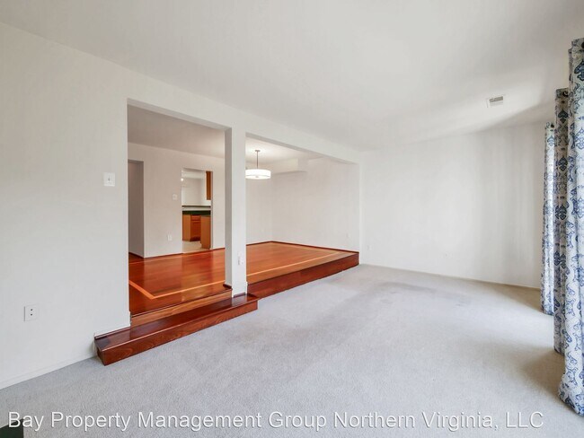 Building Photo - 3 br, 2.5 bath House - 7900 Bentley Villag...