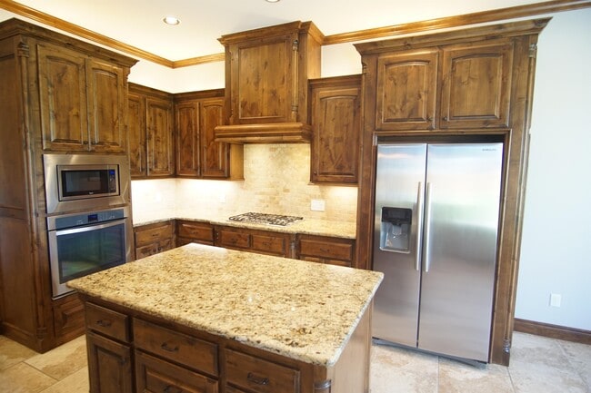 Building Photo - 15415 Coral Creek Ln