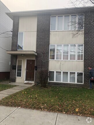 Building Photo - 60 Bertha St