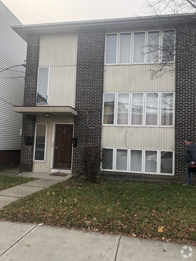 Building Photo - 60 Bertha St