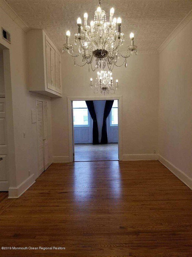 Building Photo - 910 Willow Ave