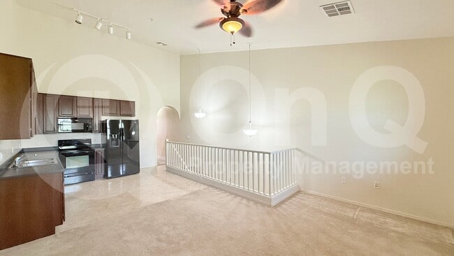 Building Photo - 2222 E Huntington Dr